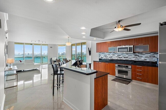 Foto del edificio - 2650 Lake Shore Dr