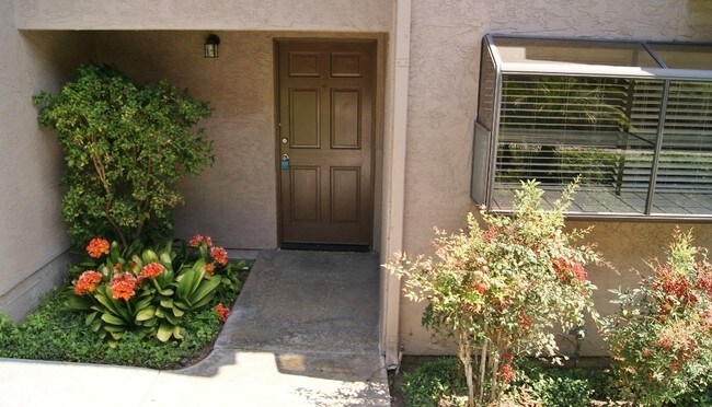 Foto del edificio - 1738 Hornblend St