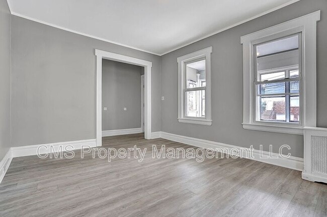 Building Photo - 35 Chester Ave