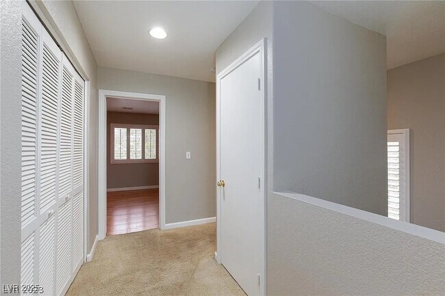Building Photo - 9909 Calabasas Ave
