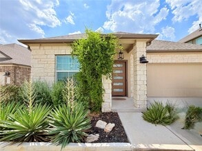 Building Photo - 928 Legends Ln