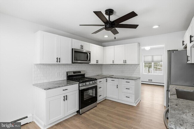 Building Photo - 29 Rolling Ln