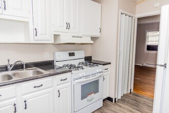 Building Photo - 1905 Grayland Ave