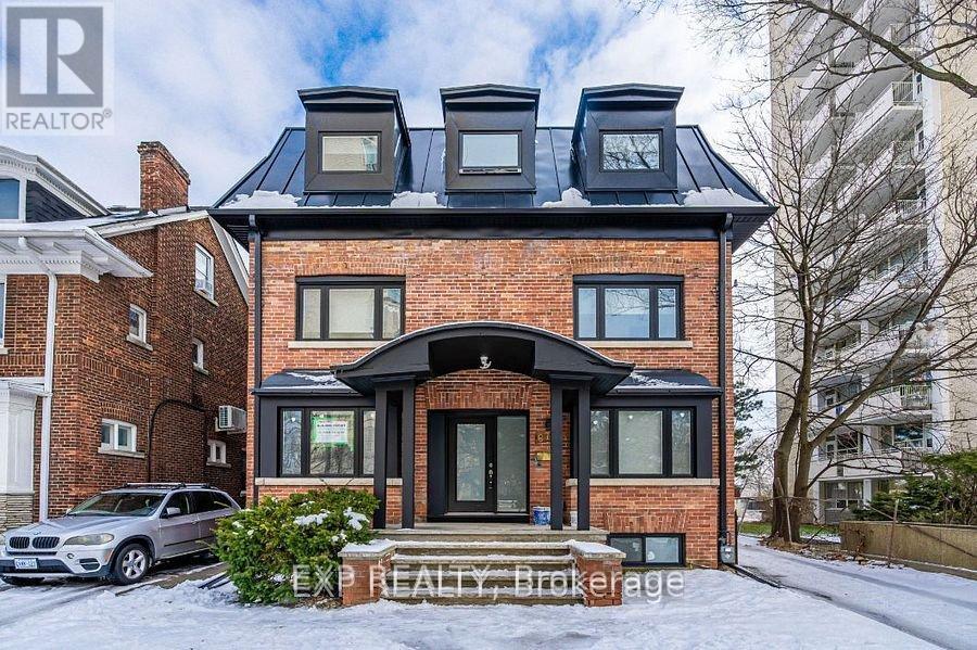 Photo principale - 67-67 Oakmount Rd