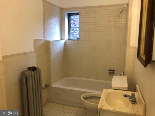 Building Photo - 3517 Kensington Ave