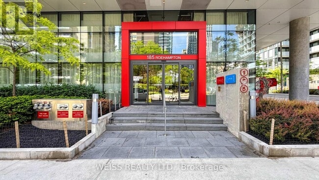 Building Photo - 185 Roehampton Ave