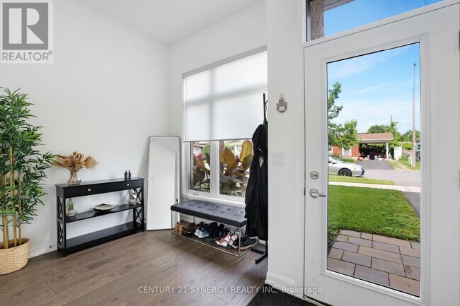 Photo du bâtiment - 2710 Draper Ave