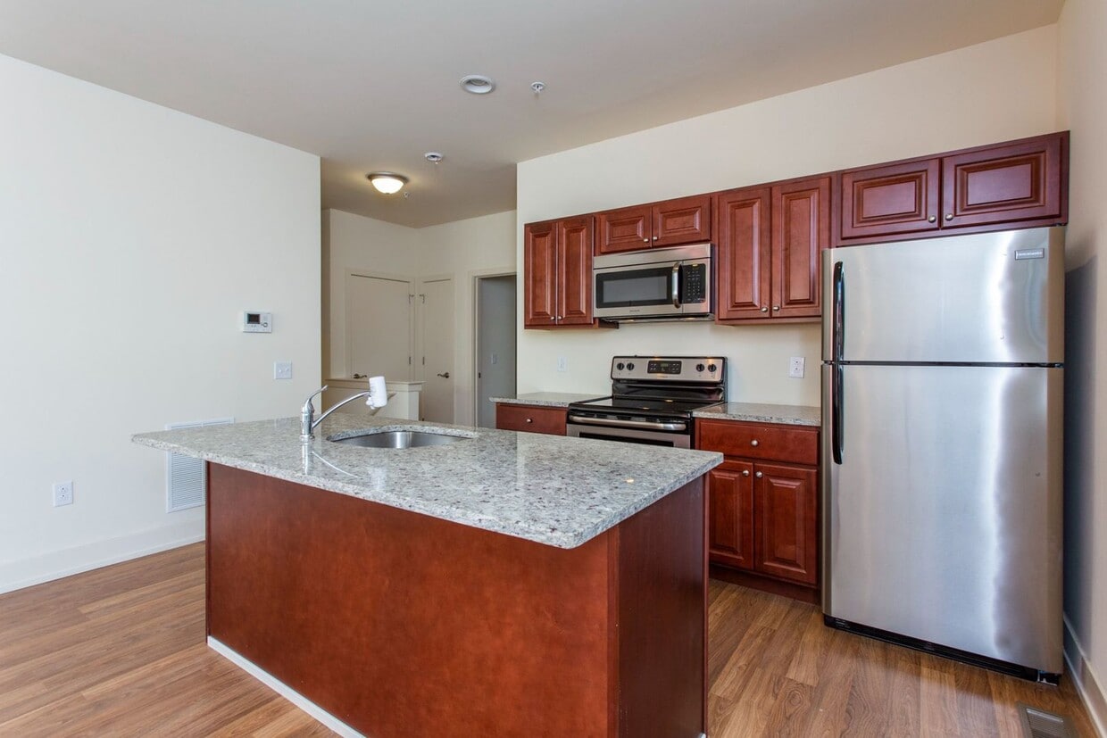 Photo - 1904 N Marshall St