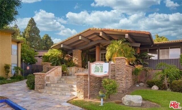 Foto del edificio - 23320 Marigold Ave