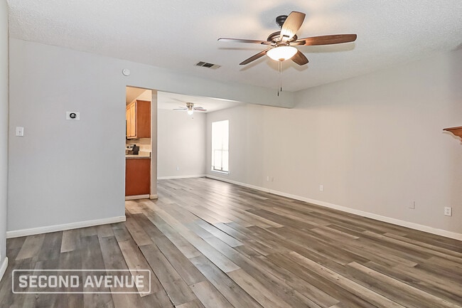 Building Photo - 622 Martingale Trail