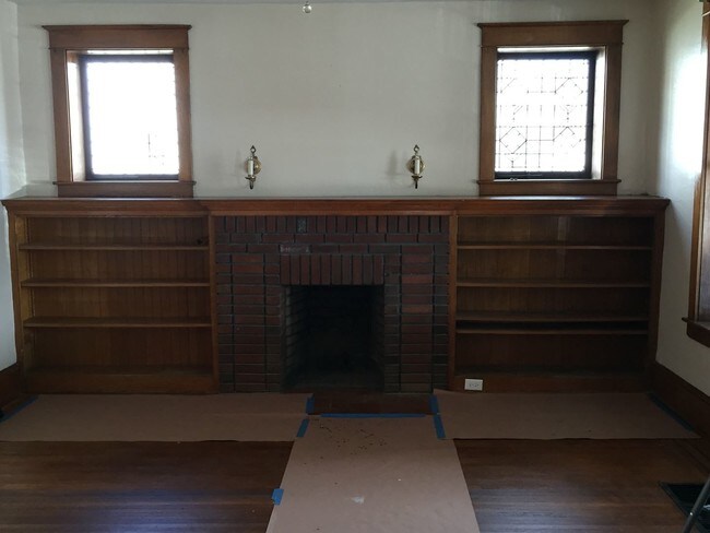 Building Photo - 674 S Main St