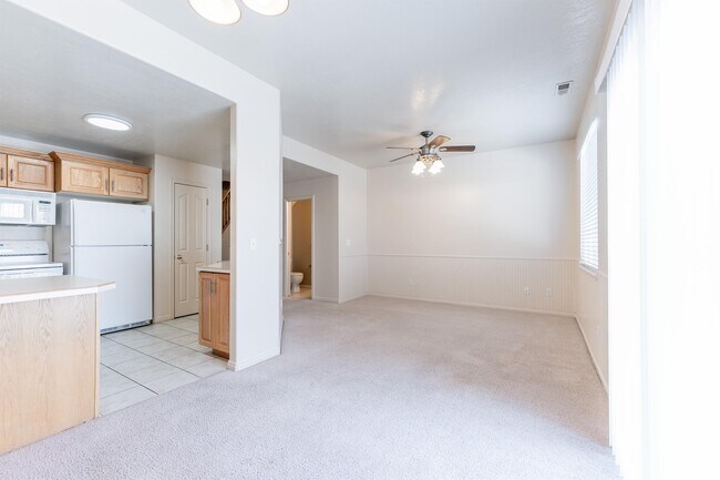 Building Photo - 827 S 150 E