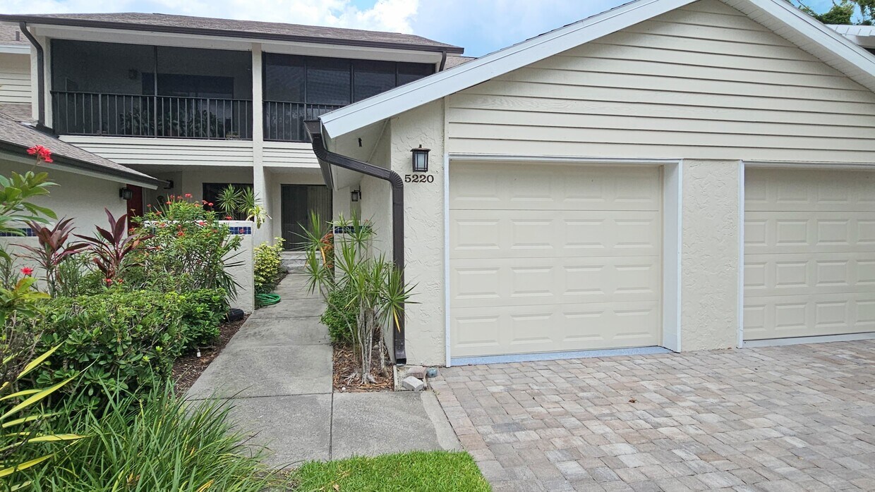 Primary Photo - 5220 Landings Blvd