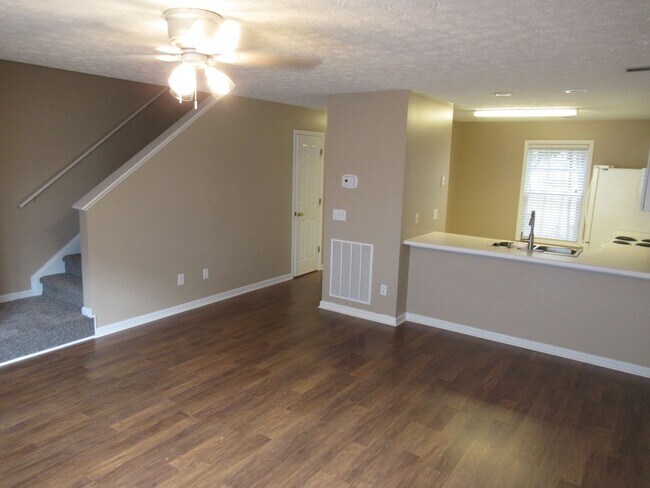 Foto del edificio - Donahue Crossing Condo #2003