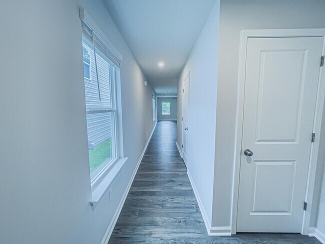 Building Photo - 116 PaddockGlen Dr