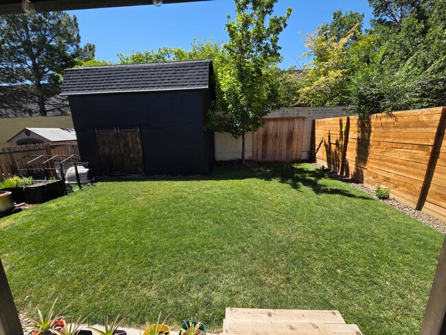 Building Photo - 1561 W Ponderosa Ln