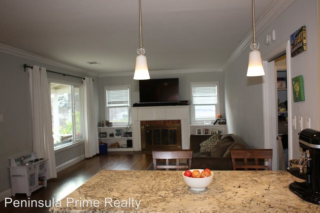 Foto del edificio - 4 br, 2 bath House - 346 Cedar Street