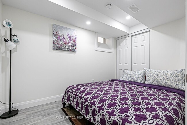 Photo du bâtiment - 119 English Oak Dr