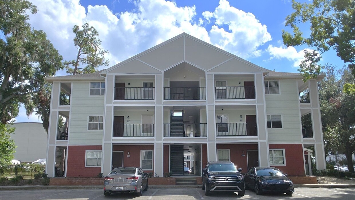 FOR RENT. 1 bedroom 1 bathroom condo first... - FOR RENT. 1 bedroom 1 bathroom condo first...