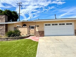 Building Photo - 15471 Salisbury Ln