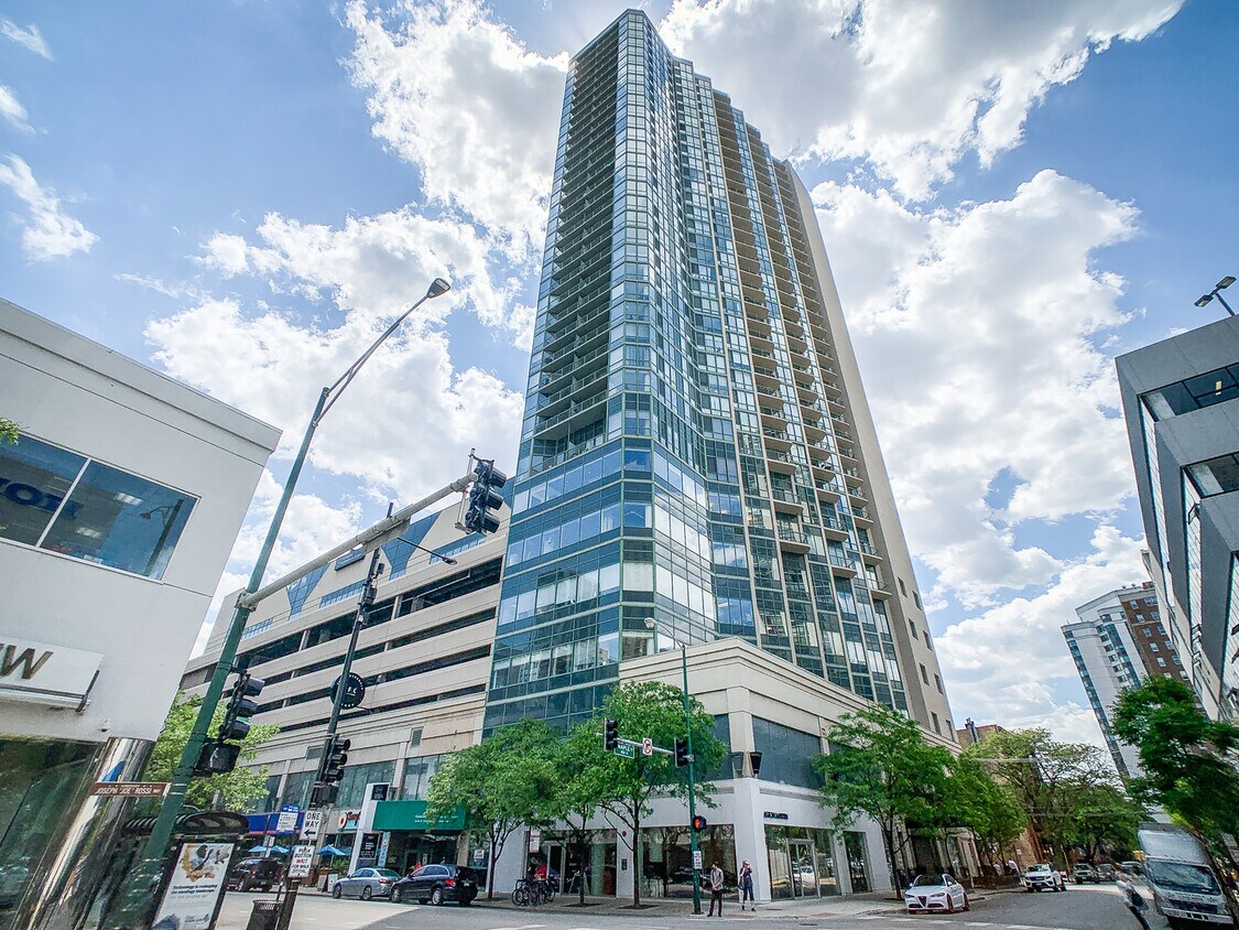 Foto principal - 111 W Maple St