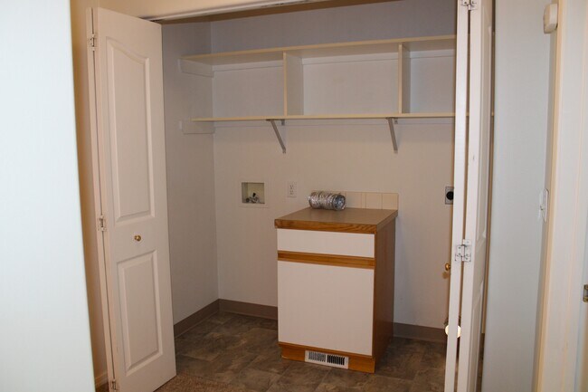 Foto del edificio - 1386 Brown St