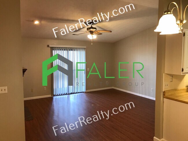 Building Photo - Beautifully Updated Second-Floor Condo