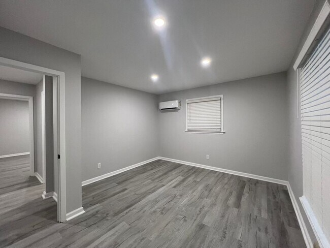 Foto del edificio - 2228 E Main St