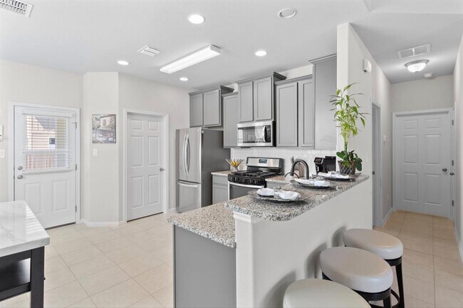 Foto del edificio - 246 Salt Springs Rd