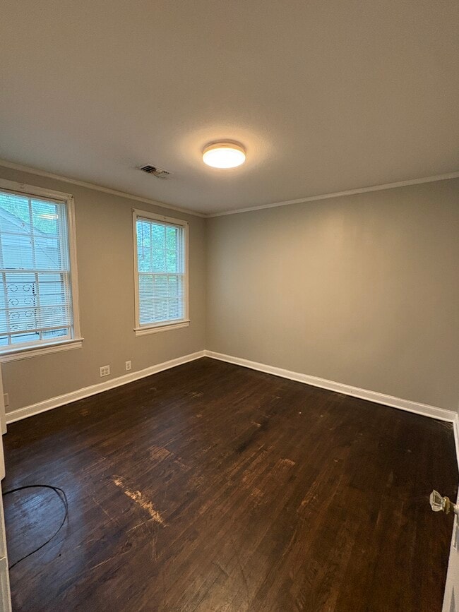Building Photo - 18 Oak Forest Dr