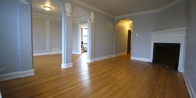 Building Photo - 2244 W Winona St