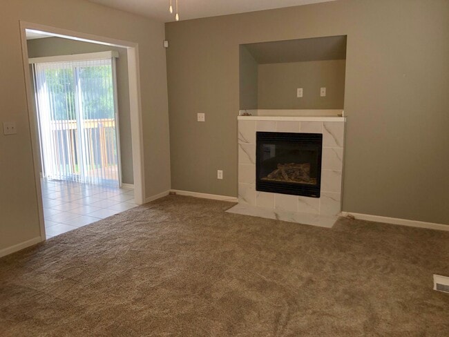 Living Room - 1 - 5131 Perry Ave.