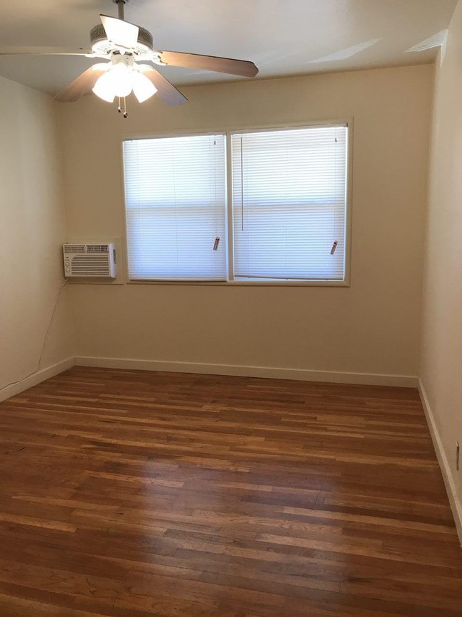 Interior Photo - 1940 E Hunter Ave