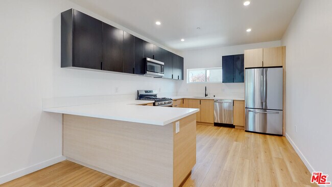 Foto del edificio - 2331 Hauser Blvd