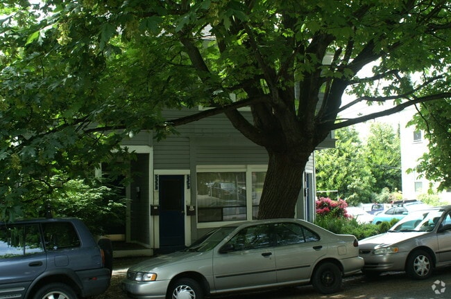  - 535 Federal Ave E