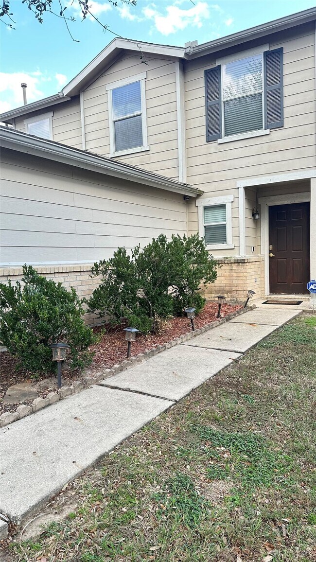 Building Photo - 2943 Latch Ln