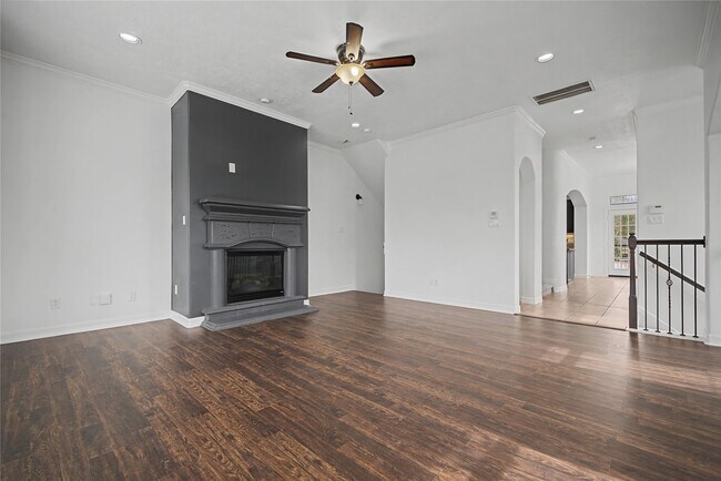 Building Photo - 8002 Stoneyway Dr