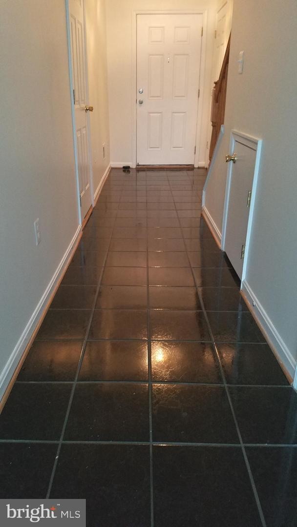 Building Photo - 2300 Forsythia Dr