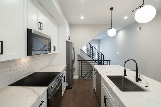 Foto del edificio - Brand New Luxury Temple Student Housing