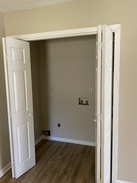 Building Photo - Thousand Oaks Duplex