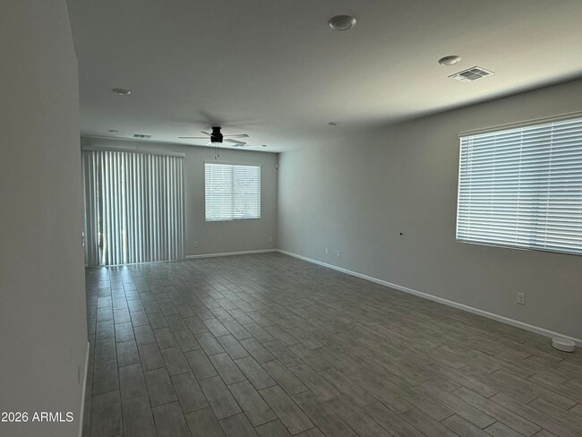 Foto del edificio - 24553 W Hopi St