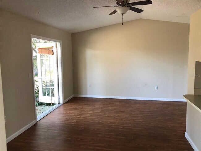 Foto del edificio - 1314 Periwinkle Ct