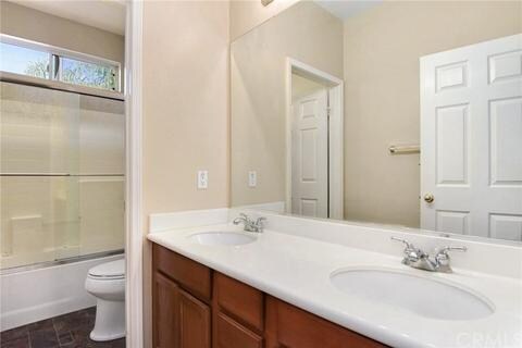 Foto del edificio - 26694 Evergreen Ave