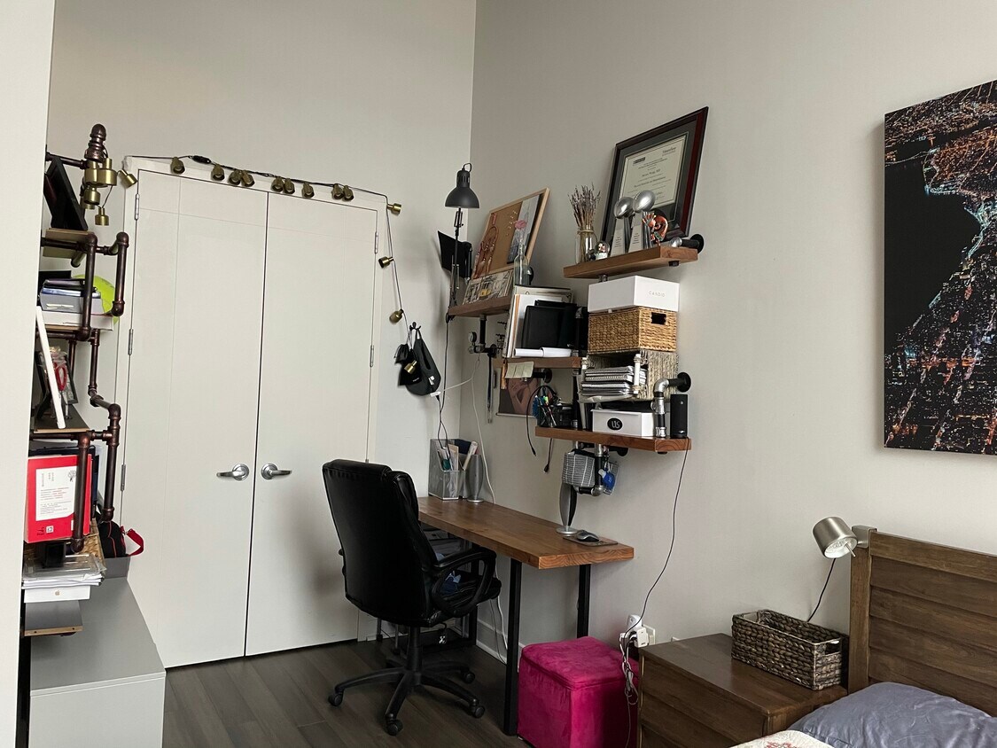 Working station 1 - 25 Leroy Pl