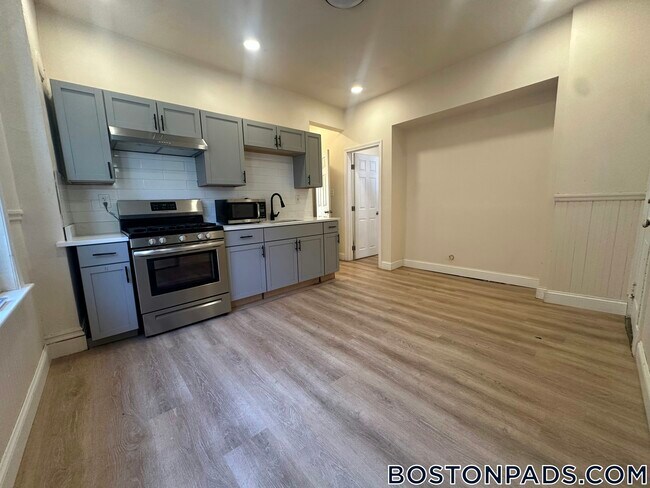 Building Photo - 127 Harrishof St