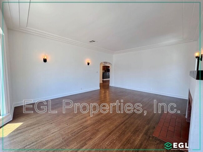Building Photo - 3927 Degnan Blvd