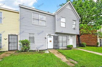 Building Photo - 9463 Olde Towne Row