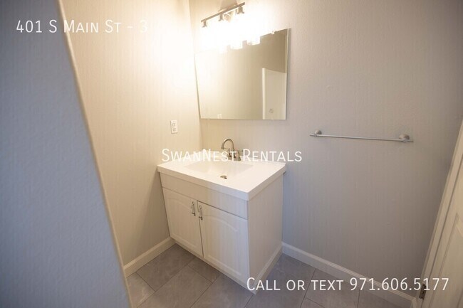 Foto del edificio - 401 S Main St