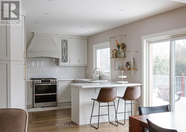 Photo du bâtiment - 10 Thicketwood Blvd