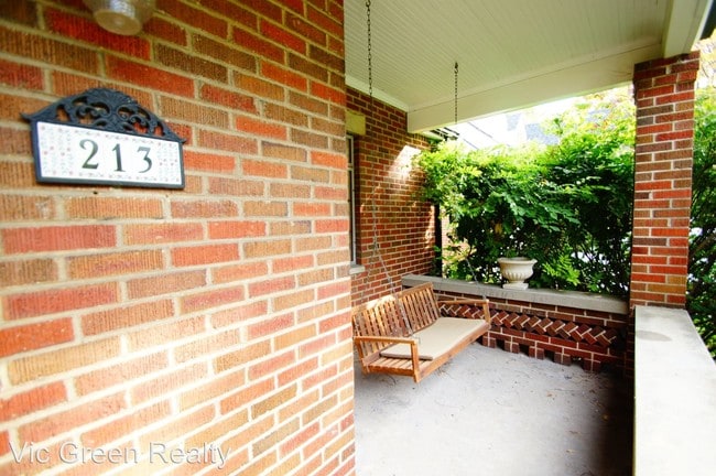 Building Photo - 2 br, 1 bath House - 213 Brydon Rd